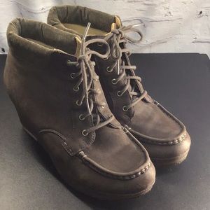 Clark Originals work Boot 2.5” Wedges, size 9.5,